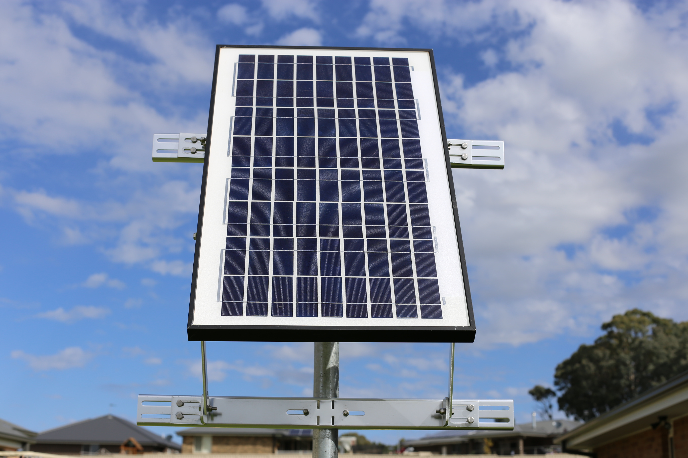 universal-pole-mount-for-solar-panels-5w-140w